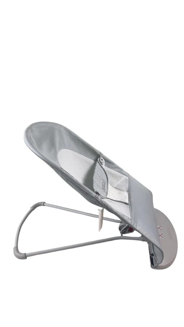 BabyBjorn Bouncer Balance Soft, Light Gray Frame, Silver White Mesh - Image 2