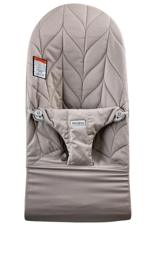 BabyBjorn Bouncer Bliss, Light Gray Frame, Sand Gray Cotton Petal Quilt - Image 4