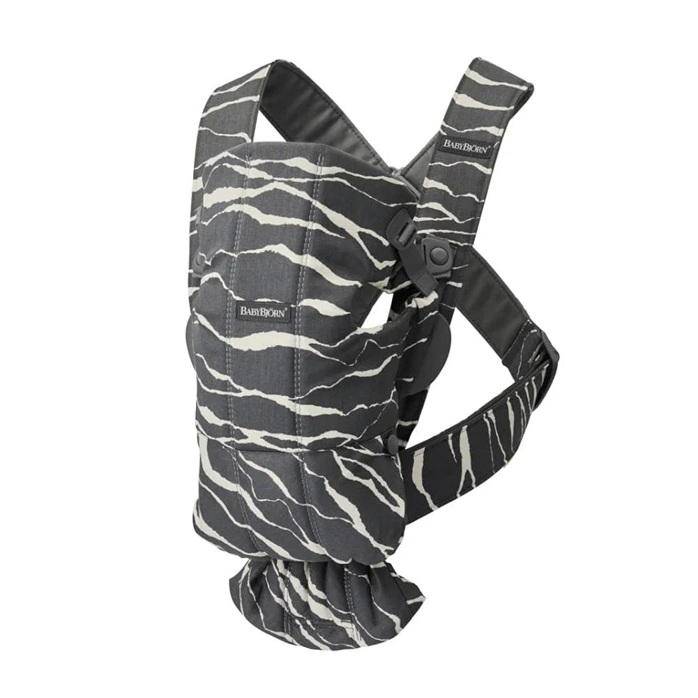 BabyBjorn Bouncer Bliss Mesh in Black + Baby Carrier Mini in Anthracite/Landscape - Image 6