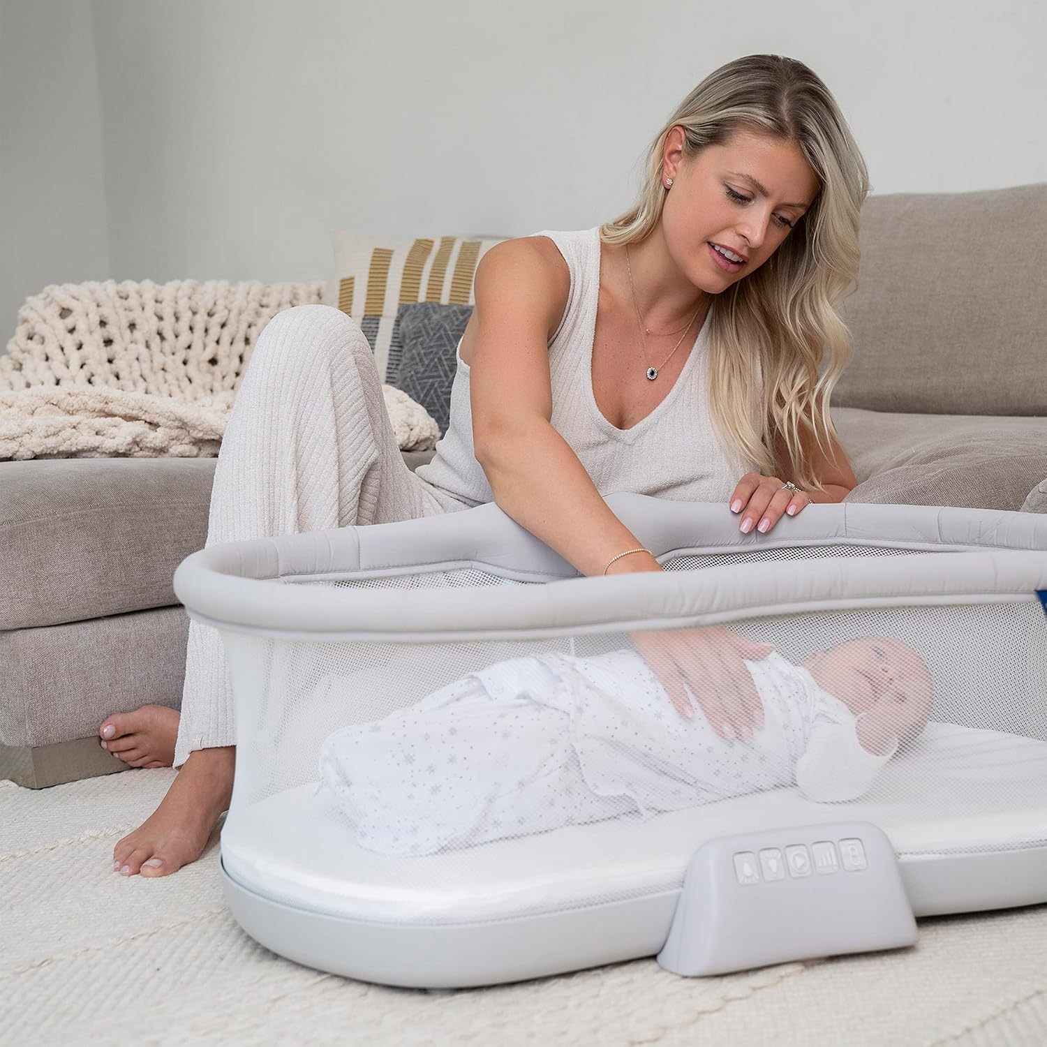 Halo Bassinest Soothing Swivel Sleeper 3.0 Bassinet, Grey - Image 3