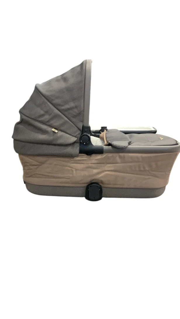 Silver Cross Reef First Bed Folding Bassinet, Earth - Image 2